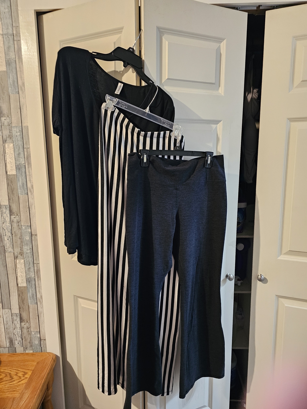 Woman's Trio!  Leggings, Skirt,  And tee Xl